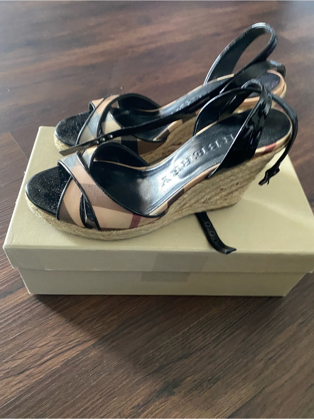 Burberry Black and Beige Check Patent Leather Slingback Heels - Picture 2 of 7